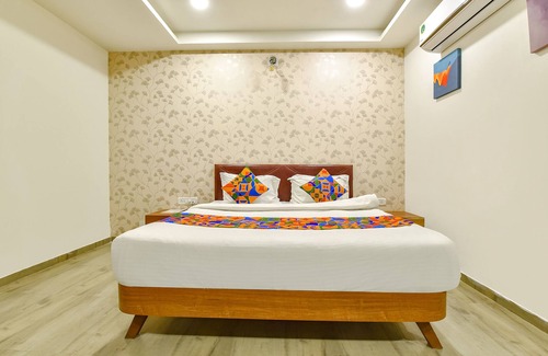 Vadodara Hotel | Fabhotel Royal Wings