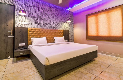 Gorakhpur Hotel | FabHotel Rudra Inn & Cafe I