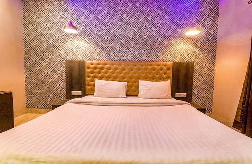 Gorakhpur Hotel | FabHotel Rudra Inn & Cafe I