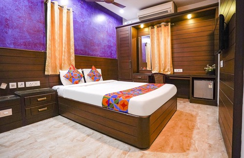 Chromepet Hotel | FabHotel Sai Residency