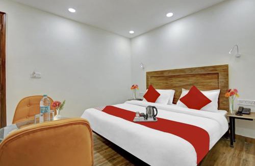 Delhi Hotel | FabHotel Santosh Residency