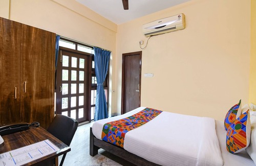 Sector 1 Hotel | Fabhotel Sapphire Comfort