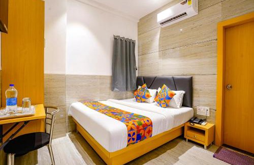 Bhiwandi Hotel | FabHotel Sarah Inn - Nr Kasheli metro station