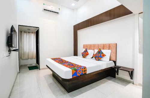 Nashik Hotel | FabHotel Saroj Inn - Mumbai Naka
