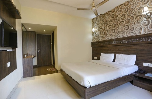 Mira Road East Hotel | Fabhotel Shivani Residency