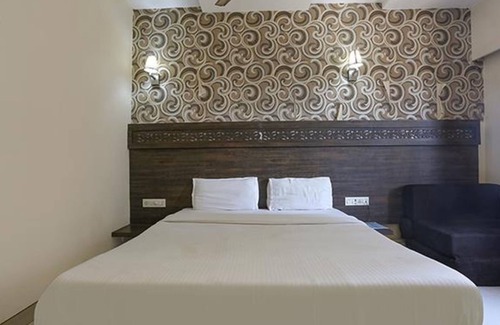 Mira Road East Hotel | Fabhotel Shivani Residency