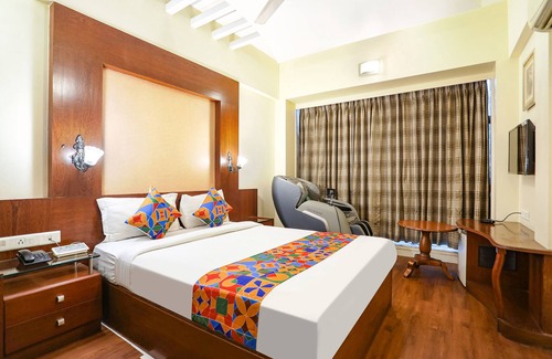 Khar Hotel | Fabhotel Shubhangan