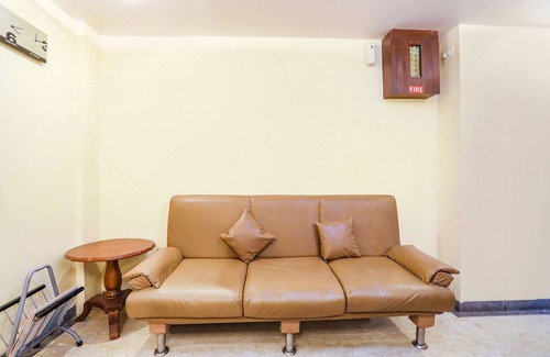 Khar Hotel | Fabhotel Shubhangan