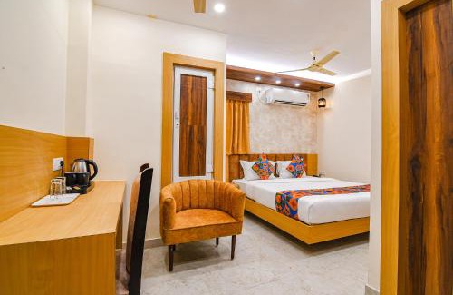 Bhubaneshwar Hotel | FabHotel Sonali Golden Palace - Nr Bhubaneswar Railway Station
