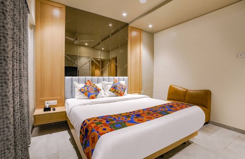 Mira Road East Hotel | Fabhotel Springs Lodging
