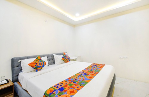 Serilingampally Hotel | Fabhotel Ssr Ikon Suites