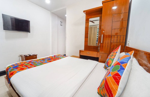 Kaloor Hotel | FabHotel Stratford