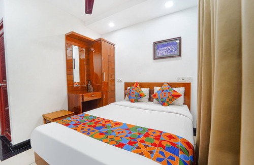 Kaloor Hotel | FabHotel Stratford