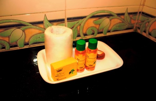 Mahmoorganj Hotel | Fabhotel Super 3 Premium