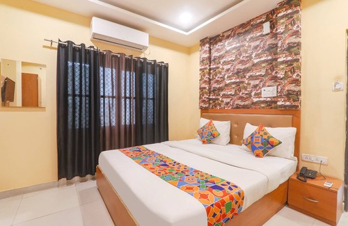 Varanasi Hotel | Fabhotel Swarn Banquet