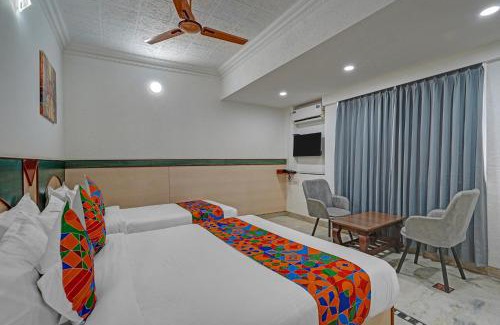 Sadduguntepalya Hotel | FabHotel The Black Diamond