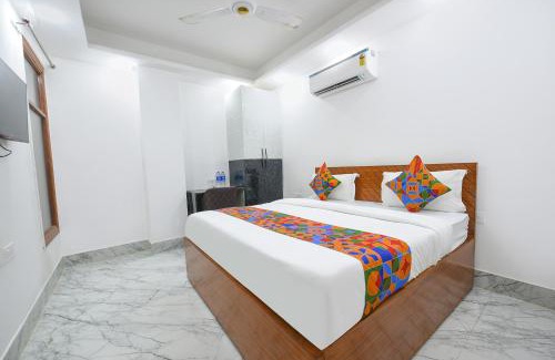 Sainik Farm Hotel | FabHotel The Cozy Cloud