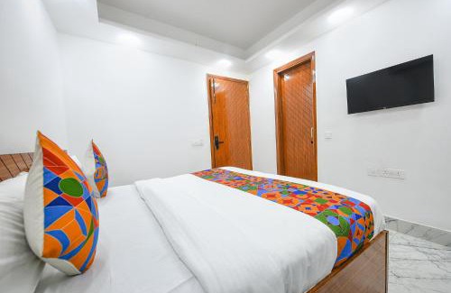 Sainik Farm Hotel | FabHotel The Cozy Cloud
