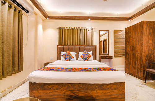 Kalighat Hotel | Fabhotel The Golden Orchid