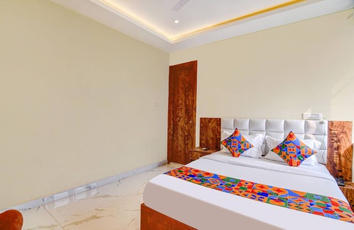 Behala Hotel | Fabhotel The Hastings Club