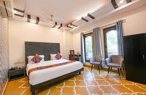 Kalkaji Hotel | Fabhotel The Heritage