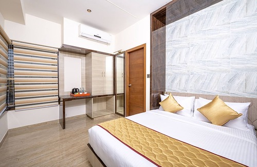 Domlur Hotel | Fabhotel The Leela Park