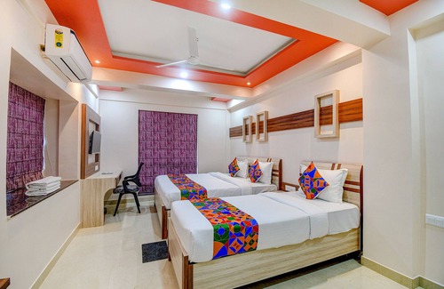 Park Street Hotel | Fabhotel The Lily
