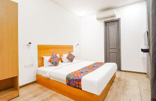 Delhi Hotel | FabHotel The Luxe Inn