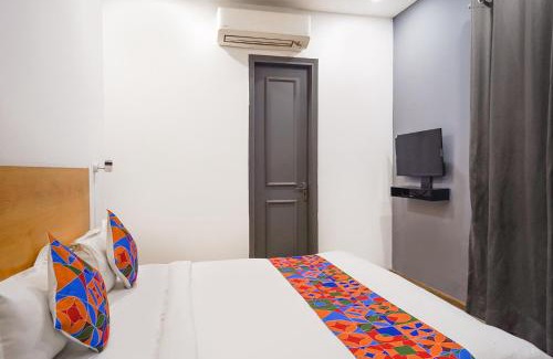 Delhi Hotel | FabHotel The Luxe Inn