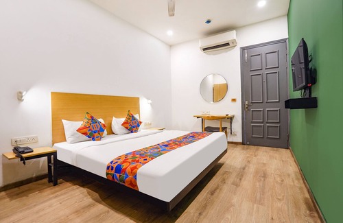 Delhi Hotel | Fabhotel The Luxe Inn