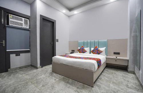 Delhi Hotel | FabHotel The Royal - Near Greater Kailash Metro