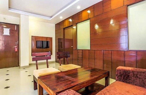 Adarsh Nagar Hotel | FabHotel Tipsyy Inn Suites