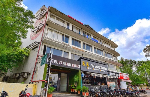 Kota Hotel | Fabhotel Vandana Palace