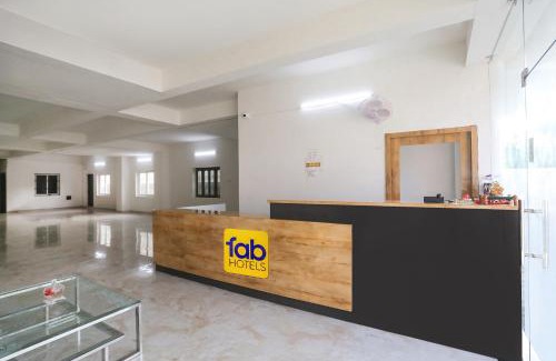 Kakarmatha Hotel | FabHotel Varanasi Suites