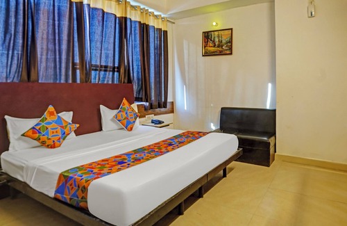 Vasundhara Hotel | Fabhotel Vasundhara Grand