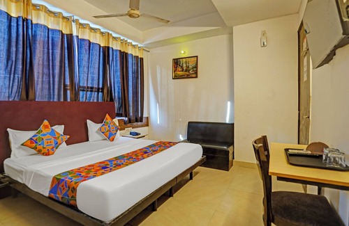 Vasundhara Hotel | Fabhotel Vasundhara Grand