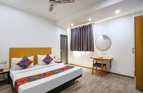 Pashim Vihar Hotel | FabHotel VAT