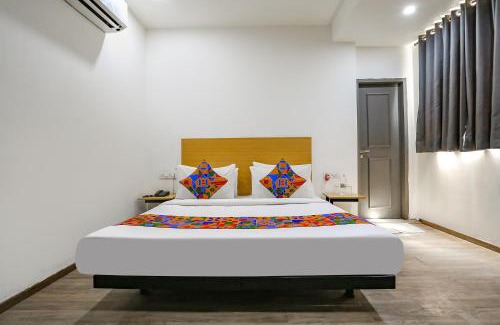 Pashim Vihar Hotel | FabHotel VAT - Meera Bagh