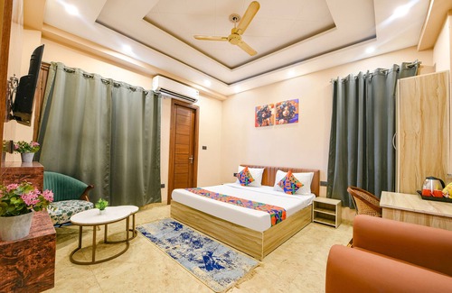 Sector 27 Hotel | Fabhotel Vibe