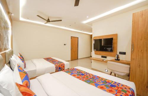 Kurla West Hotel | FabHotel Well Back - Nr BKC