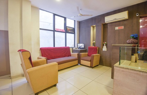 Uttukuli Hotel | Fabhotel White Clouds