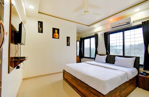 Nanded Hotel | Fabhotel White House