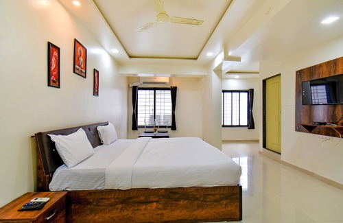 Nanded Hotel | Fabhotel White House