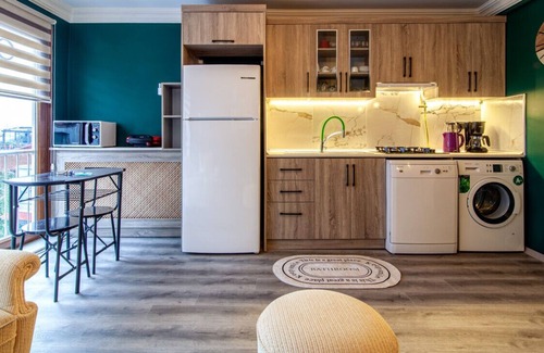 Fatih Apartment | Fabulolus Flat near Kennedy Avenue in Fatih