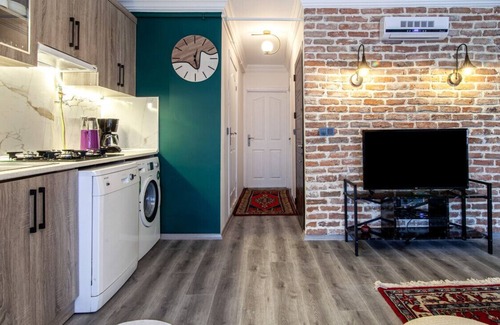 Fatih Apartment | Fabulolus Flat near Kennedy Avenue in Fatih