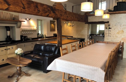 Saint-Martin-de-Gurson Villa | Fabulous 4⭐️character property with fishing lake, private pool Dordogne