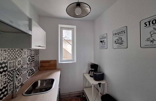 La Charite-sur-Loire Apartment | Fabulous 1-bedroom studio in La Charité-sur-Loire
