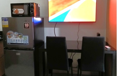 Santo Cristo Condo | Fabulous 1BR Condo with Balcony WiFi Shopping District Quezon City