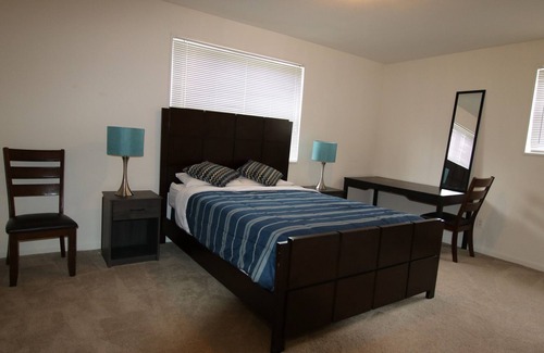 Fairfax House | Fabulous 2 bedroom townhouse in Fairfax VA