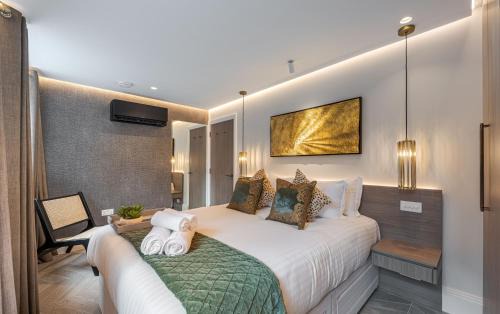 Knightsbridge Apartment | Fabulous 2Br 2Bth Apartment with AC Next to Harrods